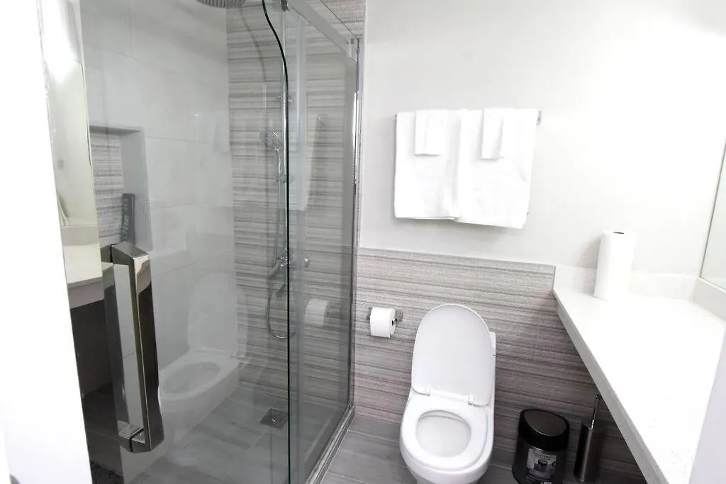 City Edge La Vie Кингстон Апартаменты